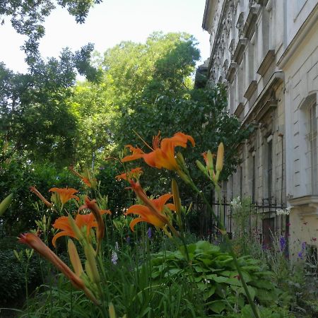 White Rose Apartment Budapeste Exterior foto